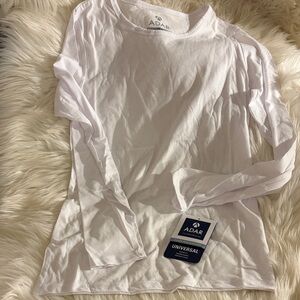 Adar Women's Classic White Long Sleeve Tee